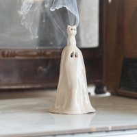 Geist Und Katze Räucherstäbchenhalter - Lustiges Wohndekor, Keramik Weihrauchbrenner, Handgemachte Geistfigur Geist Und Katze Räucherstäbchenhalter - Lustiges Wohndekor, Keramik Weihrauchbrenner, Handgemachte Geistfigur von CeraBien