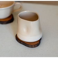 Kaffeetasse Aus Steinzeug, Weintasse Keramik, Keramiktasse Und Holzuntersetzer von CeraBien