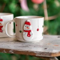 Weihnachtskaffeetasse - Schneemann Und Weihnachtsbaum, Handgefertigte Keramiktasse von CeraBien