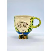 Grüne Kaffeetasse, Handbemalter Becher, Kaffeeliebhaber Geschenk, Flippiger Keramikbecher, Niedliche Keramiktasse, Buntes Handgemachtes von CeramicArtbyLucy