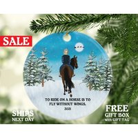 Männliche Fahrt Auf Pferd Liebhaber Weihnachtsverzierung Jockey Boy Man Beruf Und Hobby Aquarell Keramik Männliche Fahrt Auf Pferd Liebhaber Weihnachtsverzierung Jockey Boy Man Beruf Und Hobby Aquarell Keramik von CeramicOrnamentsUS