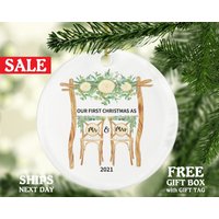 Unser Erstes Weihnachten Als Mr & Mrs Ornament Braut Bräutigam Rustikaler Hochzeitsstuhl Holz Gerade Verheiratet Brautpaar Liebe 1st Romantisch von CeramicOrnamentsUS
