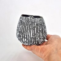 Kleine Blumenvase/Keramik Handgemachter Topf Schwarz-Weiß-Topf Innendekoration Keramikblumenvase Geburtstagsgeschenk, Housewarming Geschenk Für Sie von CeramicsHomeDecor