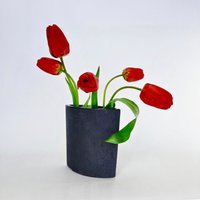 Schwarze Keramik Blumenvase/Handgemachte Tulip Vase Innendekoration Housewarming Geschenk von CeramicsHomeDecor