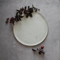 Weißer Steinzeug Teller Servierplatte Große Rustikale Keramik Handgemachte Keramikplatte Geschirr Geschenk von CeramicsStories