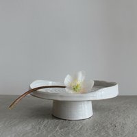 White Shine Tortenplatte Handgemachter Keramik Servierständer Weiß Steinzeug Modernes Geschenk Handmade White Shine Tortenplatte Handgemachter Keramik Servierständer Weiß Steinzeug Modernes Geschenk Handmade von CeramicsStories