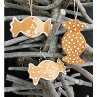 Weihnachtsschmuck Lebkuchen Zucker Keramik Karamell Rustikale Wohnkultur in Recycled Box - 3Er-Set von Ceraminic
