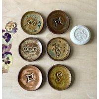 Seifenschalen, Handgemachte Keramik Seifenschale, Kleine Badaccessoires, Fensterbankgeschenk, Handgemachtes Geschenk von Ceramystiq