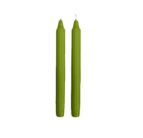 Set mit 2 dekorativen Kerzen Dorica – Farbe Pistazie – Brenndauer 8 Stunden – Durchmesser 2,5 cm Höhe 25 cm Set mit 2 dekorativen Kerzen Dorica – Farbe Pistazie – Brenndauer 8 Stunden – Durchmesser 2,5 cm Höhe 25 cm von Cereria di Giorgio