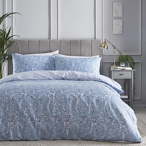 Charlotte Thomas Wedgewood Bettwäsche-Set, wendbar, Blumenmuster, mit Kissenbezügen, Kingsize-Bett Charlotte Thomas Wedgewood Bettwäsche-Set, wendbar, Blumenmuster, mit Kissenbezügen, Kingsize-Bett von Charlotte Thomas