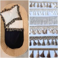 Quaste Oder Fransen 3-Teiliges Baby Bettwäsche Set Mit Samt Decke Für Wiege/Kinderwagen - Made To Order Benutzerdefinierte Wrap Und Kissenbezug von CharlottesDrawer