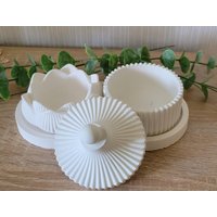 Set - Tablett - Lotusblüte-Schmuckdose - Raysin - Weiß-Geschenk-Mitbringsel von Charlotteshandwerk