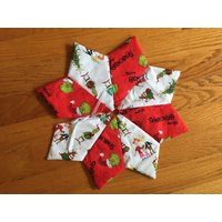Tannenbaum-Rock, Tischdeko, Mini, Grinch-Who-stola-Weihnachten, Gequiltet, Merry Grinchmas Tannenbaum-Rock, Tischdeko, Mini, Grinch-Who-stola-Weihnachten, Gequiltet, Merry Grinchmas von CharsStars