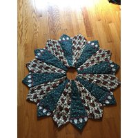 Tannenbaumrock, 12 cm Durchmesser, Weihnachtsmann, Debbie Mumm Stoff, Gesteppt, Schlank, Dünn, Grün Tannenbaumrock, 12 cm Durchmesser, Weihnachtsmann, Debbie Mumm Stoff, Gesteppt, Schlank, Dünn, Grün von CharsStars