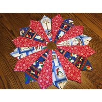 Weihnachtsbaum-Rock Schneemann Pinguin, Tabletop-Dekor | 66 cm Weihnachtsbaum-Rock Schneemann Pinguin, Tabletop-Dekor | 66 cm von CharsStars