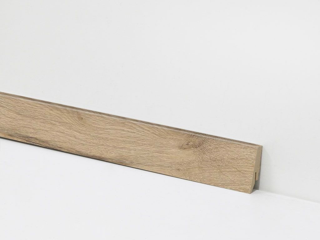Check Sockelleiste Equipped– passend zu Check – Vinyl, Klickboden & andere Bodenbeläge, 1 Stück – 2400 x 58 x 18 mm, Clip- oder Klebemontage von Check