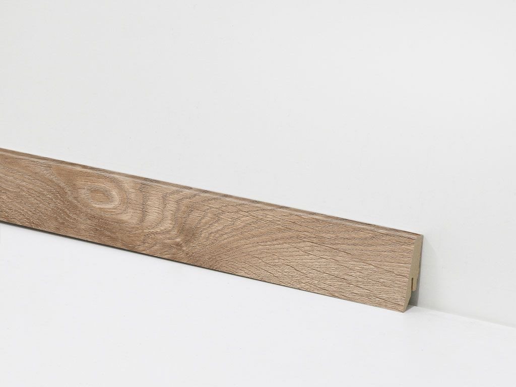 Check Sockelleiste Equipped– passend zu Check – Vinyl, Klickboden & andere Bodenbeläge, 1 Stück – 2400 x 58 x 18 mm, Clip- oder Klebemontage von Check