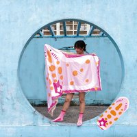 Seehase Handtuch Cape - Berry Bunny von CheeeeseSmileDesign