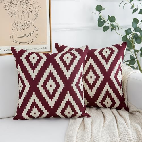 Cheekywares Kissenbezug 50 x 50 Weihnachtsdeko Rot Kissen Sofakissen Kissenhülle Geometrie Abstrakt Kissenbezüge Leinen Frühling Dekokissen für Schlafzimmer, Sofa, Stuhl, Bett, Garten 2er Set von Cheekywares