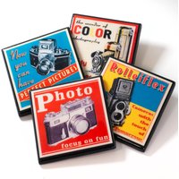 Vintage Kamera Untersetzer Set Retro Bunt Holz Und Harz Fotografie Werbung Kunst Geschenke Für Fotografen Viererset von CheltenhamRoad