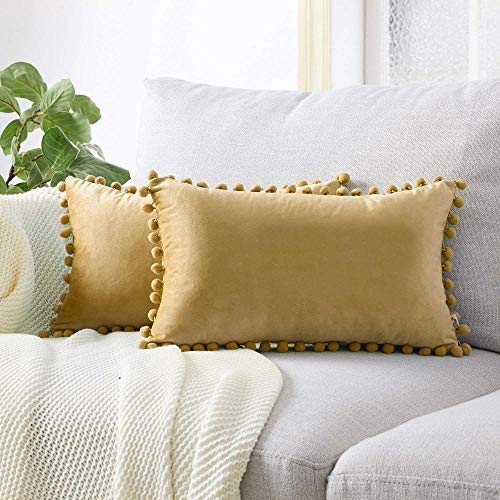 2 glänzende Samt Kissenbezug mit Ball skandinavischen Dekor Kissen Wohnzimmer Innendekoration Sofa Modernes Schlafzimmer-40 x 60 cm_Khaki_ 2 glänzende Samt Kissenbezug mit Ball skandinavischen Dekor Kissen Wohnzimmer Innendekoration Sofa Modernes Schlafzimmer-40 x 60 cm_Khaki_ von Chenso