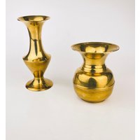 Vintage Massives Messing Vasen Duo - Zweier-Set | 2 Attraktive Gealterte Patina Made in India von ChenuzAtelier