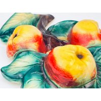 Vintage Obst | Nektarine/Apfel Chalkware Wanddekor - Kitschiges Küchenkunst von ChenuzAtelier