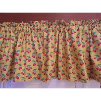 Landkirschen Auf Gelbem Pin Dot Volant ~ 42"Breit von CheriesCurtainShoppe