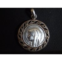 Wunderschöne Markasiten Überschichtete Antike Jungfrau Maria Apparition Centenaries Medaille Religiöser Vintage Heiliger Charme von CherishedDevotions