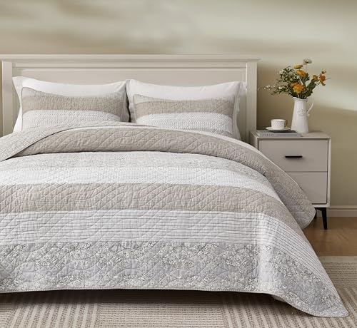 Chezmoi Collection Robyn 3-teiliges Steppdecken-Set mit Hibiskusblüten, gestreift, vorgewaschene Baumwolle, leicht, wendbar, Queen-Size-Größe, neutrales Taupe Grau/Weiß Chezmoi Collection Robyn 3-teiliges Steppdecken-Set mit Hibiskusblüten, gestreift, vorgewaschene Baumwolle, leicht, wendbar, Queen-Size-Größe, neutrales Taupe Grau/Weiß von Chezmoi Collection