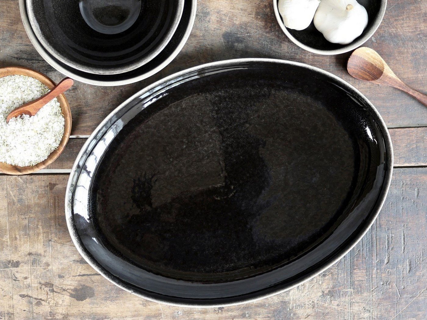 Chic Antique Servierplatte Chic Antique * Calais Platte oval H3,5/L36/B27 cm schwarz von Chic Antique