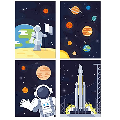 ChicResult Wandbilder 4er Set Astronaut - Weltraum Deko Kinderzimmer - Kinderbilder, Poster, Rakete, Planeten, Weltall (4 x DIN A3 ohne Bilderrahmen, flachliegend verschickt) von ChicResult