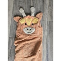 Kapuzenhandtuch Giraffe. Personalisiertes Kinderhandtuch Aus 100 Prozent Baumwolle Kapuzenhandtuch Giraffe. Personalisiertes Kinderhandtuch Aus 100 Prozent Baumwolle von Childslife