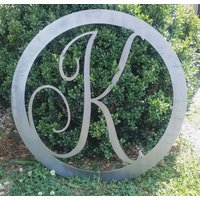 28-Zoll-Kreis-Monogramm Metallschild 28-Zoll-Rundes Monogramm Metallschild-Custom Mit Initiale 28-Zoll-Kreis-Monogramm Metallschild 28-Zoll-Rundes Monogramm Metallschild-Custom Mit Initiale von ChloeGraceDesign