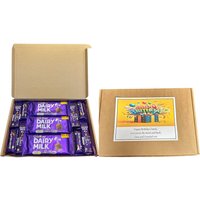 Personalisierte Dairy Milk Chocolate Hamper Box. Geburtstagsgeschenk Weihnachtsgeschenk Süßwarenauswahl Leckerbissen. Mehrere Überraschungsparty von ChocolateAndSweetsGB