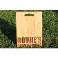 Personalisiertes Bambus Schneidebrett Geschenkanhänger Mit Gravur von ChompboardsUK