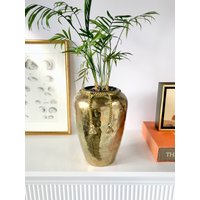 Vintage Hoher Messing Vase Übertopf Patina Rustikal Massiv Blumentopf, Indoor Garten 70Er Jahre Boho Retro Dekor von ChosenKindVintage