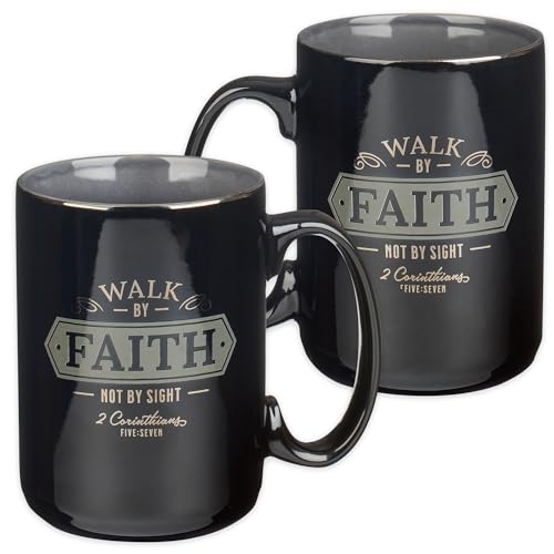 Christian Art Gifts Große Keramik-Tasse mit Bibelvers für Herren: Walk by Faith – 2 Korinther 5:7 inspirierende Schrift, ungiftig und bleifrei, schwarz/grau mit Silber, 400 ml. von Christian Art Gifts