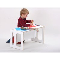 Spielttisch Tim in Weiß Lackiert, Für Das Moderne Kinderzimmer, Kleinkind, Kann Auch Als Bank Genutzt Werden. Zwei Sitzhöhen Spielttisch Tim in Weiß Lackiert, Für Das Moderne Kinderzimmer, Kleinkind, Kann Auch Als Bank Genutzt Werden. Zwei Sitzhöhen von ChristiansHolzladen