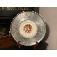 Triumph Limoges "Imperial Victorian" 22K Weißgold 11, 5" Obstteller Mit Geprägtem Aluminiumrahmen Von Farberware | Serviertablett, Wanddekor von ChristyLouVintage