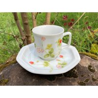 Vintage "strawberry Field" Demitasse Teetasse & Unterteller Von The Toscany Collection, Hergestellt in Japan | 3 Verfügbar, Separat Erhältlich von ChristyLouVintage