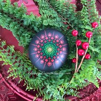 Handbemalter Mandala Stein Weihnachten von ChristysCornerShop