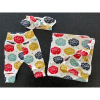 Rosen Bio-Spucktuch & Neugeborenenmütze Set. Neugeborene Leggings. Neugeborenen Set Mit Nach Hause Nehmen. Foto Requisite. Baby Shower Geschenk Rosen Bio-Spucktuch & Neugeborenenmütze Set. Neugeborene Leggings. Neugeborenen Set Mit Nach Hause Nehmen. Foto Requisite. Baby Shower Geschenk von ChubbyCheekbabies