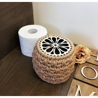 Gehäkelte Toilettenpapierabdeckung/Bauernhausdekor Toilettenpapieraufbewahrung Badezimmerdekor Häkeln Von Badezimmeraufbewahrung von ChunkyKnitworks