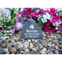 Dog Memorial - Small Rock | Stone Effect Personalised Weatherproof von ChurchyardAngels
