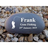 Personalised Pebble | Stone Effect - Weatherproof Medium Fishing von ChurchyardAngels