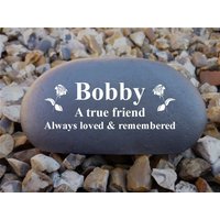 Personalised Pebble | Stone Effect - Weatherproof Medium Rose von ChurchyardAngels