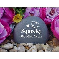 Pet Memorial - Small Pebble | Stone Effect Weatherproof Personalised Freestanding Guinea Pig von ChurchyardAngels