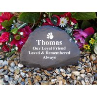 Rock Memorial | Stone Effect Large - Personalised Weatherproof Pet von ChurchyardAngels