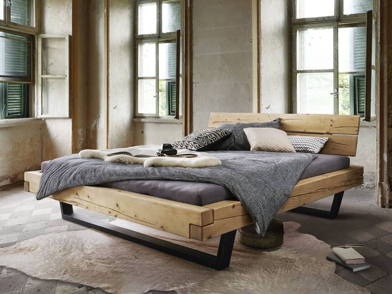 Cinall - Balkenbett Eiche massiv mit Metall-Kufen u. Holzkopfteil; natur; 160 x 200 cm von Cinall ApS